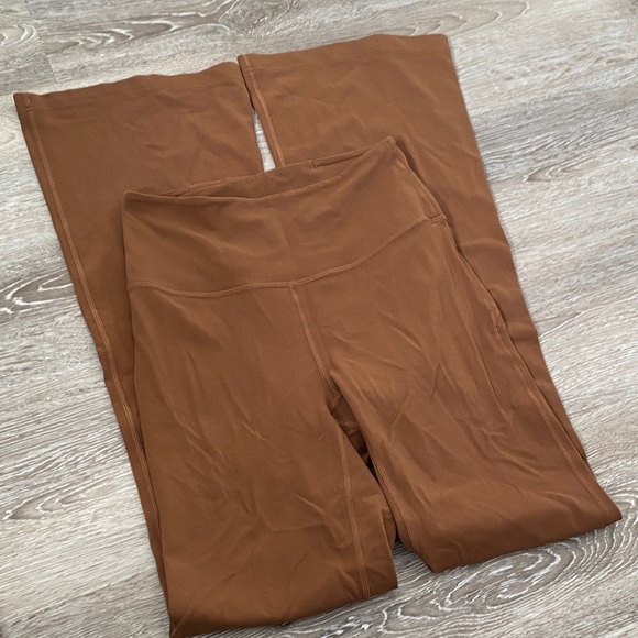 Lululemon Flared Leggings and Top Matching Set - Picture 5 of 8